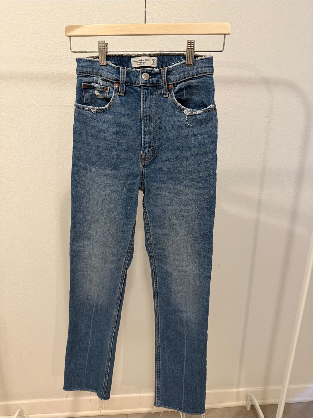 Abercrombie & Fitch Straight Jeans in Medium Blue Denim